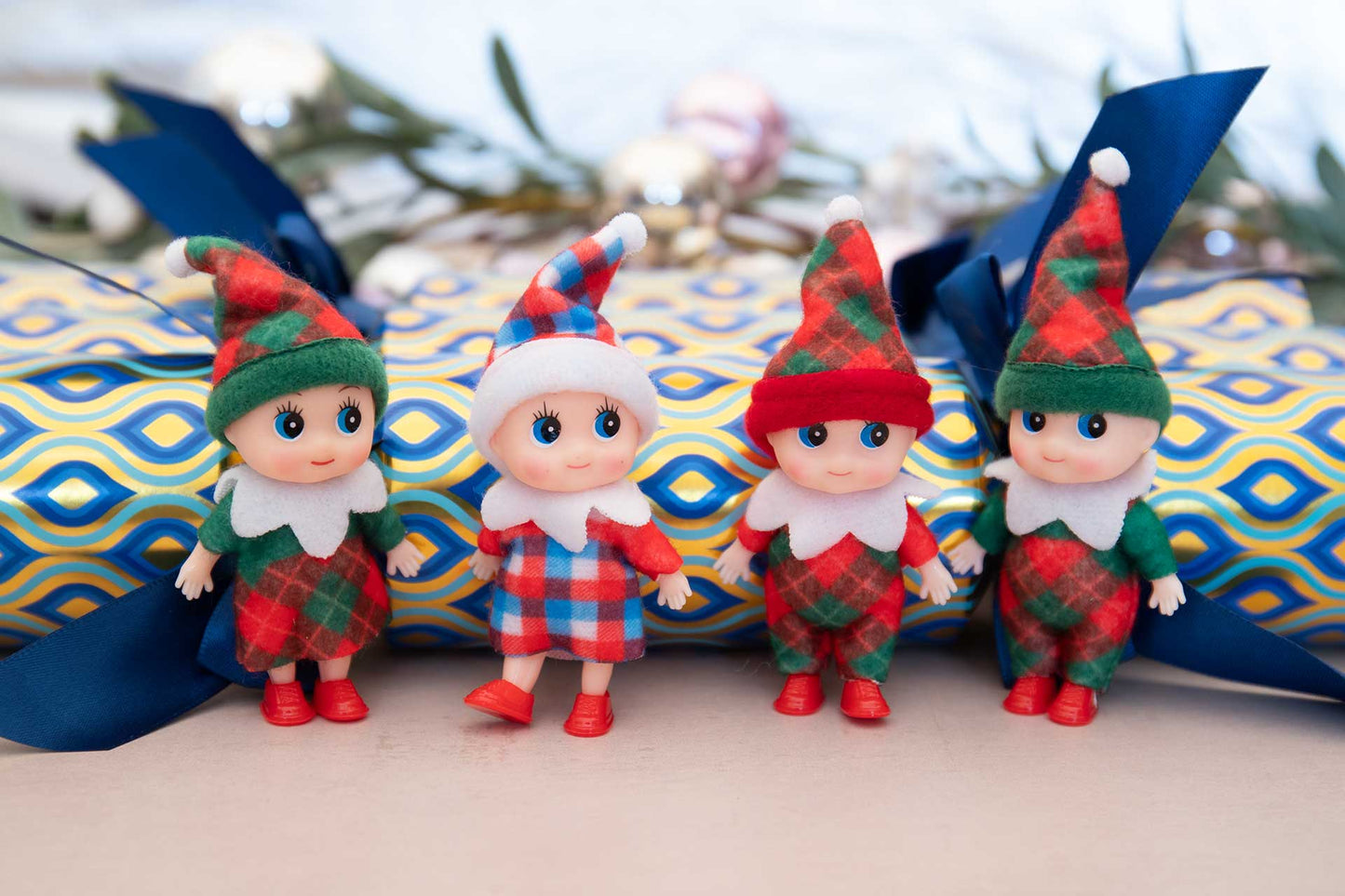 Naughty Elf Game Crackers (6 x 13-inch Crackers)