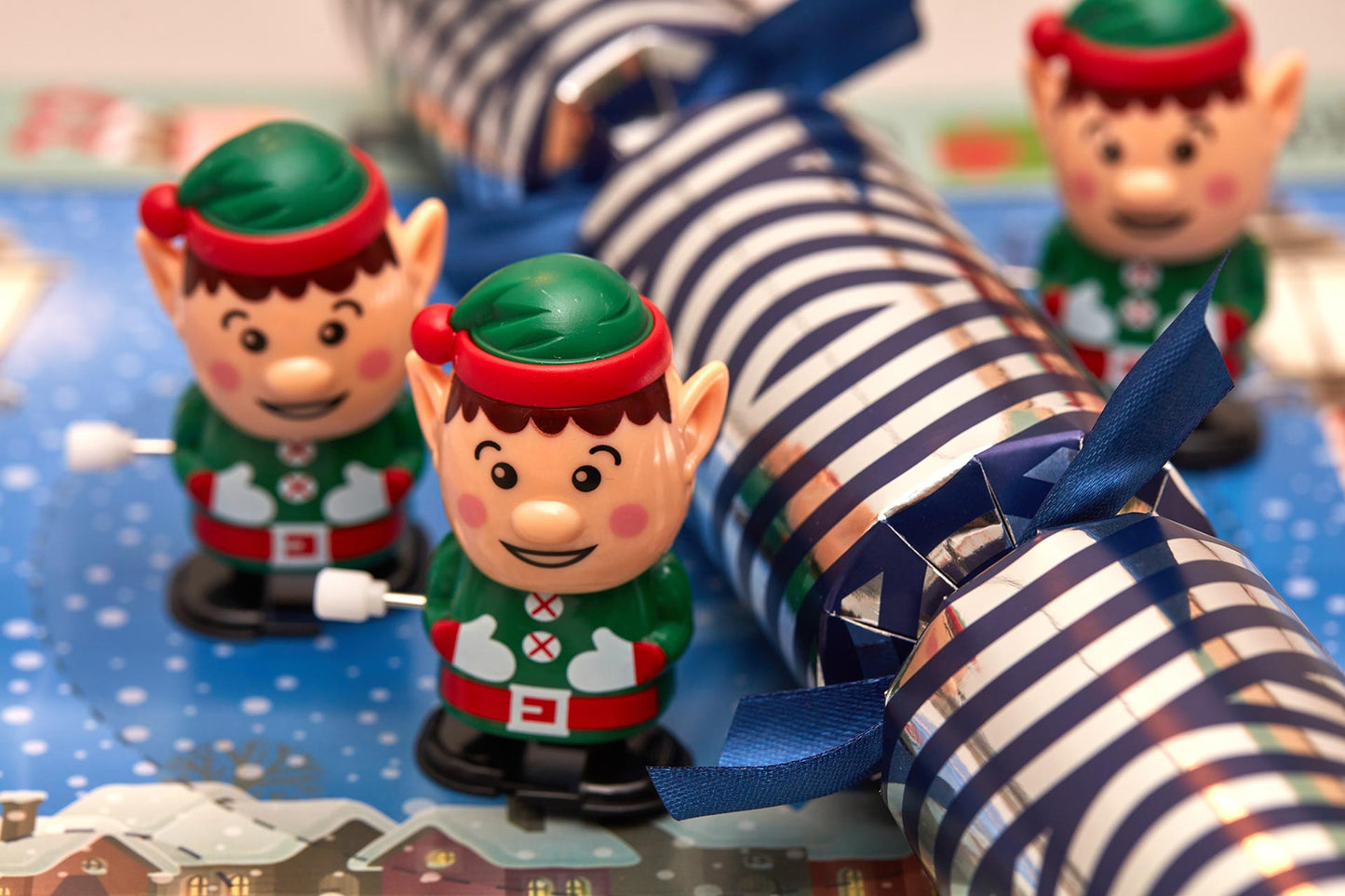 Clockwork Elf Games Christmas Crackers (6 x 12-inch Crackers)