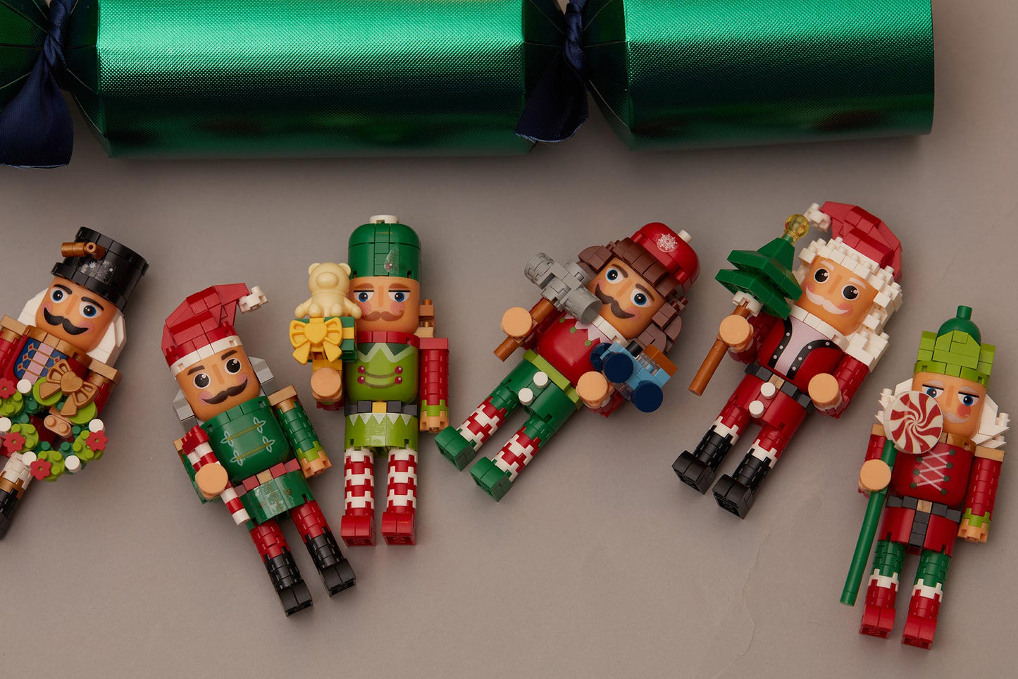 Nutcracker Micro Building Block Christmas Crackers (6 x 13-inch Crackers)