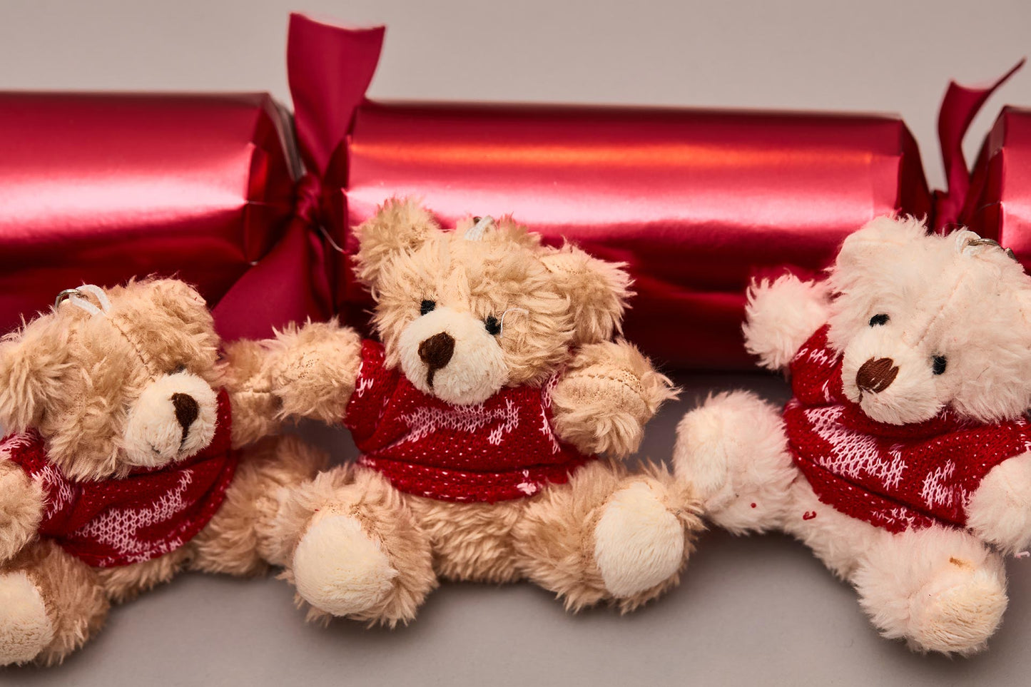 Fluffy Teddy Bears (Jumpers) Christmas Crackers (6 x 13-inch Crackers)